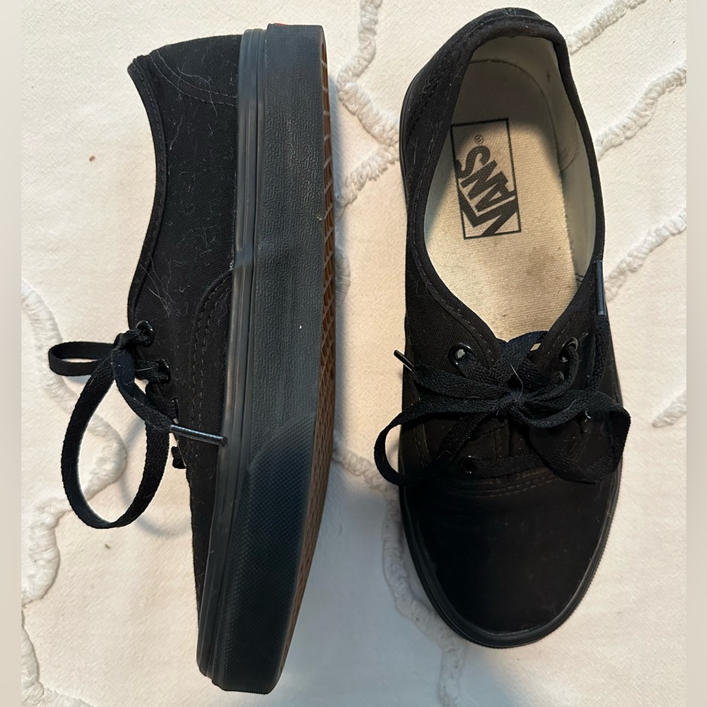 Vans | Black on black authentic shoe, size 7